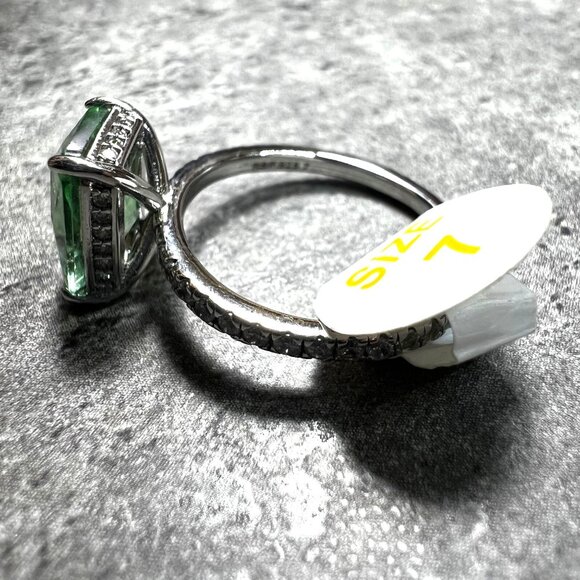 Ring Bomb Party Ring, size 7, green stone, .925 sterling silver band - Picture 6 of 7